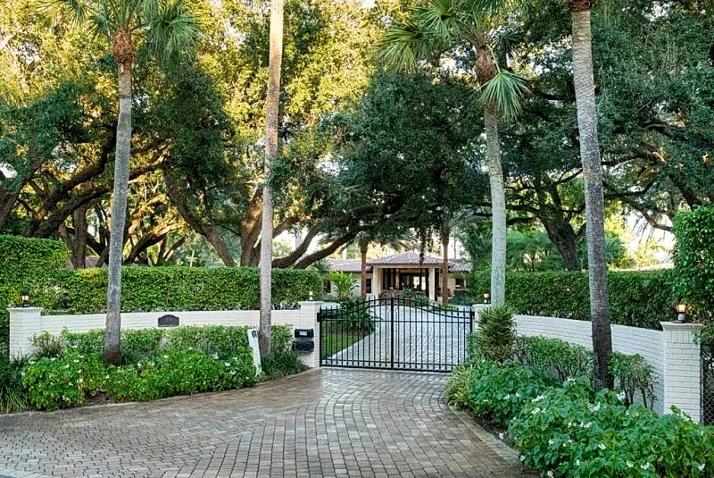 2 Acre Private Estate On Waterfront With Private Yacht