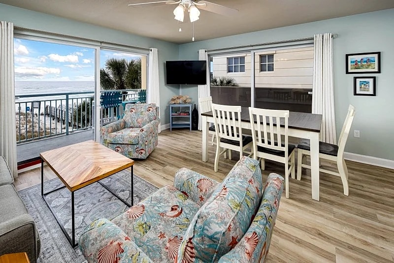 Pelican Isle 218: Rare End Unit~Wrap-Around Balcony~2 King Beds+Bunks!