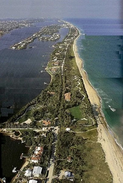 Waterfront Tuscan Mansion with Private Beach & Dock in West Palm Beach, Florida, United States — photo 5