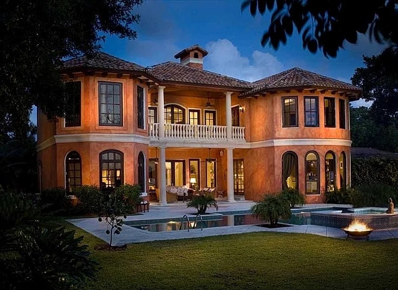 Waterfront Tuscan Mansion with Private Beach & Dock in West Palm Beach, Florida, United States — photo 4
