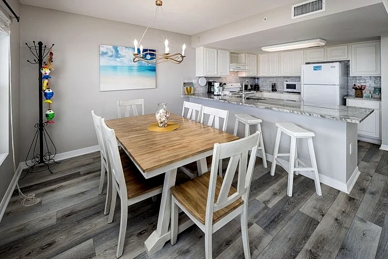 I.B.R 3002: Recently Updated 2 Bed/2 Bath Beach-Front Condo - Wifi/Internet in Fort Walton Beach, Florida, United States — photo 4