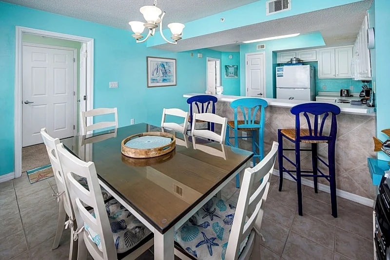 Gulf Dunes 208: Beautiful 2 bedroom condo, free beach chairs, tennis court in Fort Walton Beach, Florida, United States — photo 5