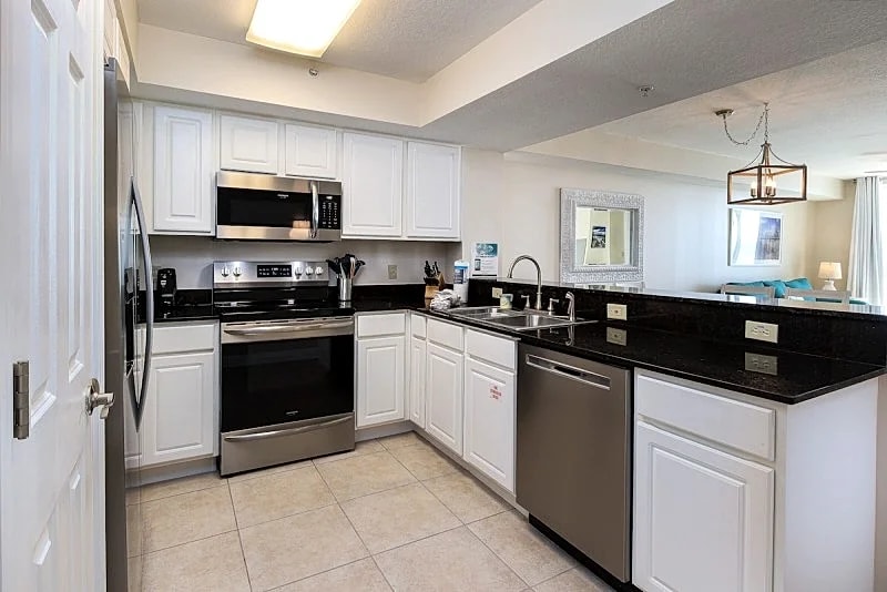 Sea Dunes 402: Luxury 3 Bed/2 Bath with Stunning Views! Free Beach Chairs in Fort Walton Beach, Florida, United States — photo 4