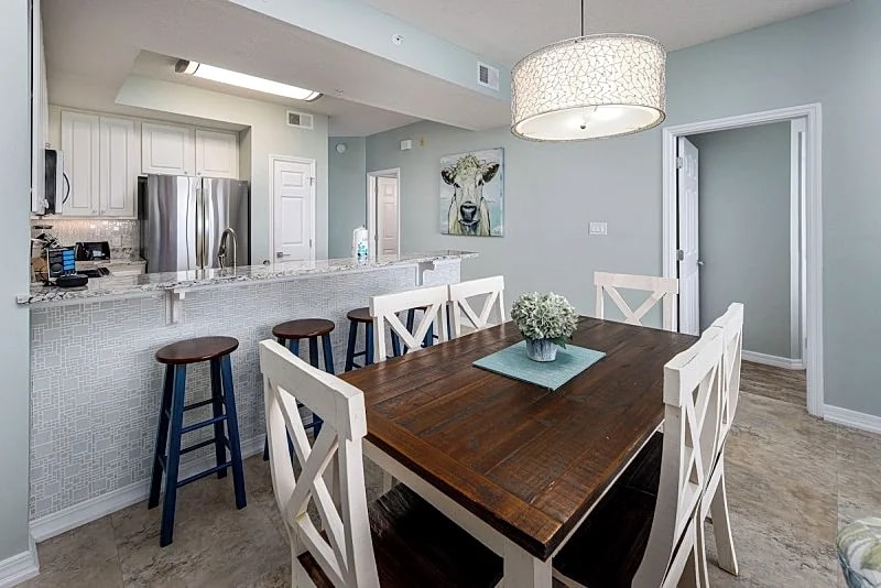 Gulf Dunes 604: Magnificent Condo! Free Beach Chairs, Wifi, Pool in Fort Walton Beach, Florida, United States — photo 4