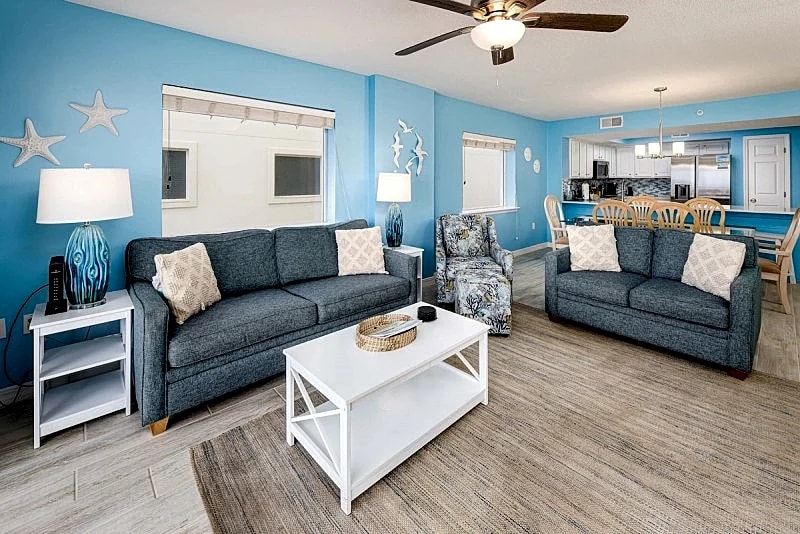 GD 210 Recently Updated Beachfront Retreat - Spacious & End Unit in Fort Walton Beach, Florida, United States — photo 2