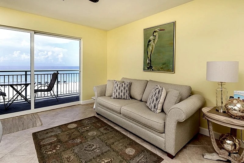 Pelican Isle 315: Beautiful beach front, free beach chairs, MUST SEE! in Fort Walton Beach, Florida, United States — photo 2