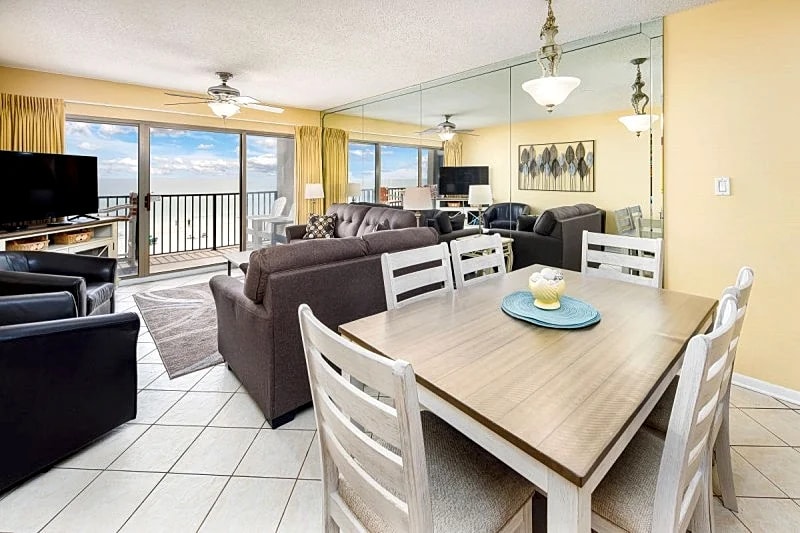 ETW 3002- Spacious beach condo- full kitchen, w/d, balcony, pool, BBQ in Fort Walton Beach, Florida, United States — photo 4