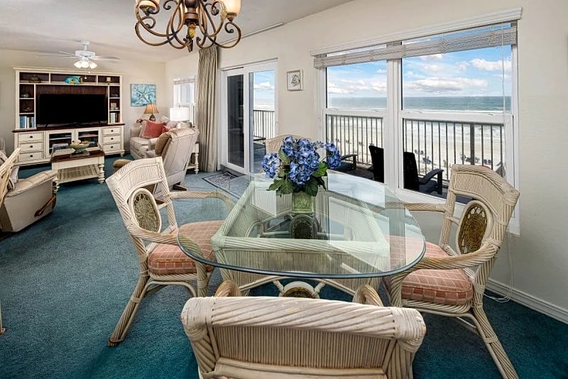 Islander 5009: All the Luxuries of Home - Wifi, Free Beach Chairs, Keyless in Fort Walton Beach, Florida, United States — photo 2