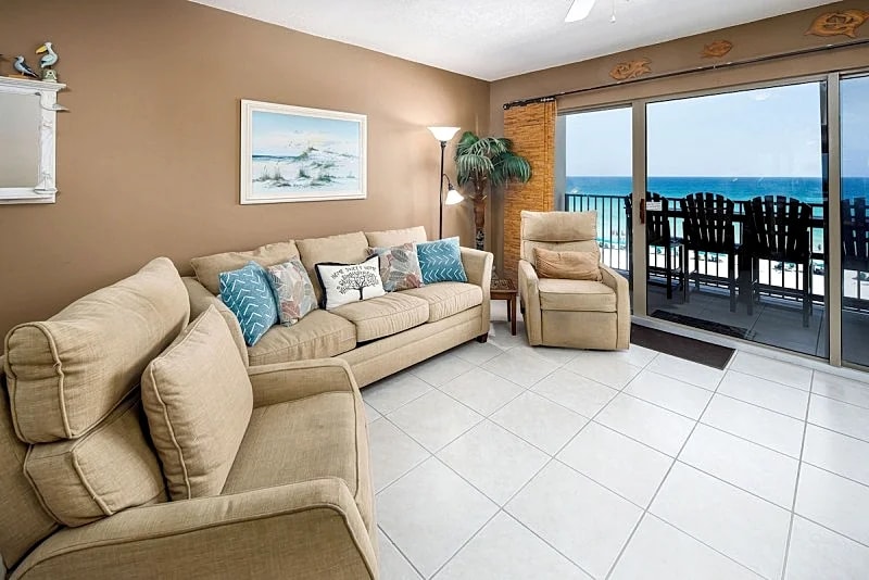 E.T.W4003: Upgraded Beachfront Condo-Full Kitchen,Wifi,Balcony,Free Beach Svc in Fort Walton Beach, Florida, United States — photo 3