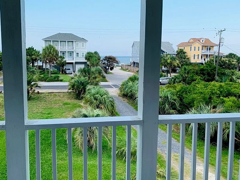 Folly Beach Vacation Rental – Marsh Mellow – 5BR/4BA 2nd row home with breathtaking views!