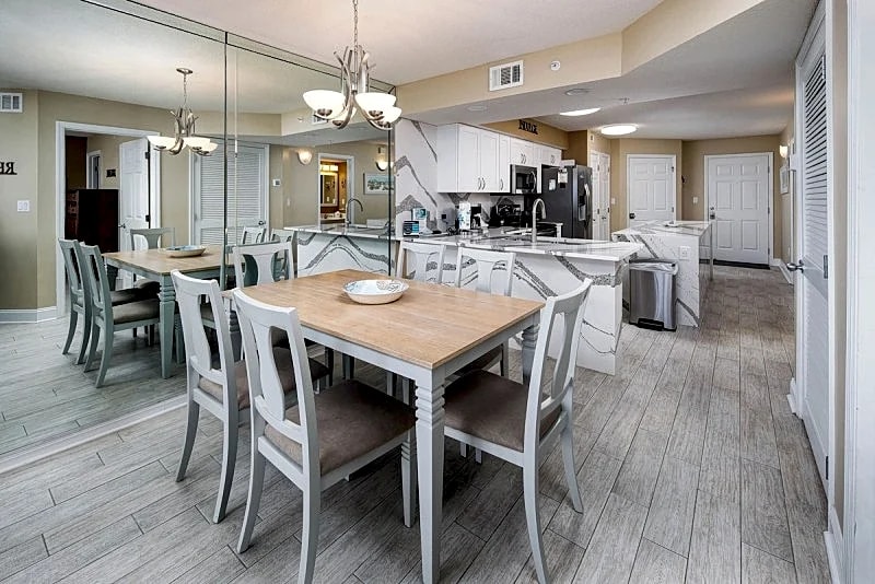 Summerlin 103: High-End furnishing -bistro patio set - beach service & more!* in Fort Walton Beach, Florida, United States — photo 3