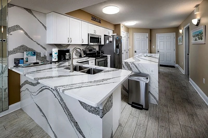Summerlin 103: High-End furnishing -bistro patio set - beach service & more!* in Fort Walton Beach, Florida, United States — photo 5