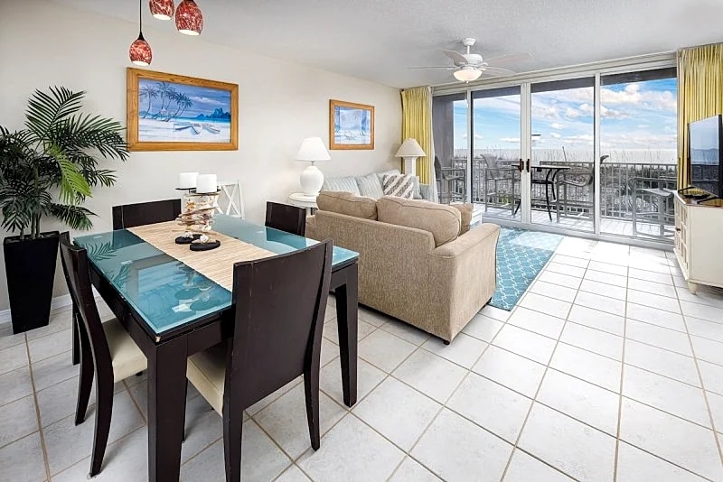 Island Princess 202: Impressive Beachfront Condo, WIFI, BEACH SVC, KEYLESS in Fort Walton Beach, Florida, United States — photo 3