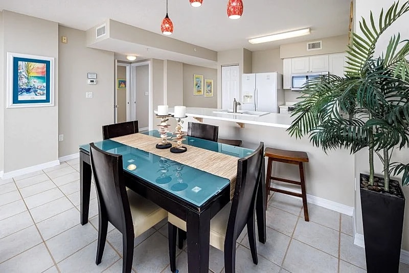 Island Princess 202: Impressive Beachfront Condo, WIFI, BEACH SVC, KEYLESS in Fort Walton Beach, Florida, United States — photo 5