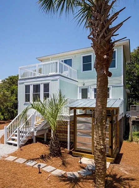 Casa Malibu - 3 Bed - 2 Bath - 1 Block from the Beach - Sleeps 8 in Folly Beach, South Carolina, United States — photo 3