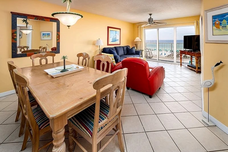 Gulf Dunes 316: Beautiful beach front condo, tennis, pool, FREE beach chairs in Fort Walton Beach, Florida, United States — photo 4