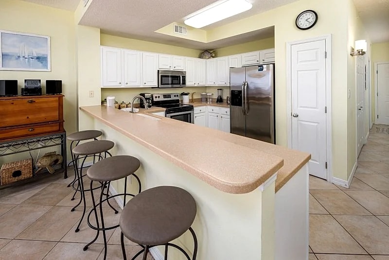 Gulf Dunes 610: Fantastic beach front corner, top floor free beach service!!! in Fort Walton Beach, Florida, United States — photo 5