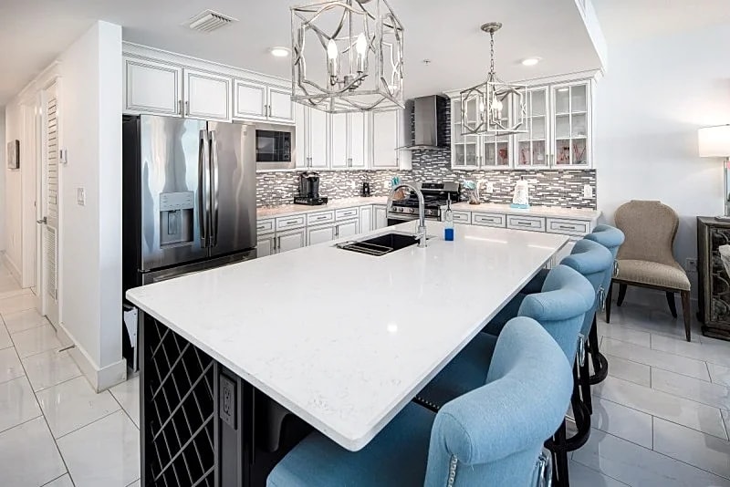 Blu 306: Beautiful beach front upscale unit with FREE beach service and WIFI! in Fort Walton Beach, Florida, United States — photo 4