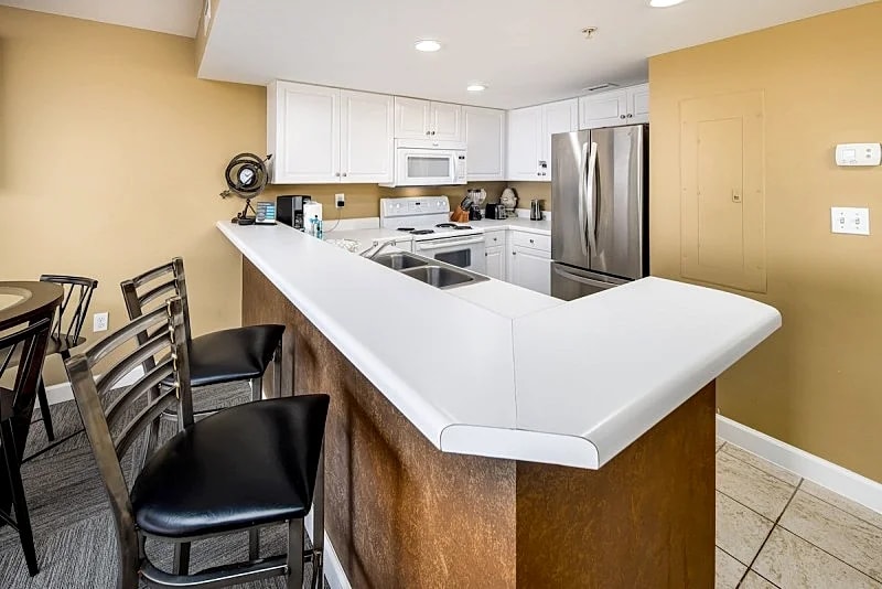 Pelican Isle 407: Take a breather in this lovely oceanfront unit!!! in Fort Walton Beach, Florida, United States — photo 4