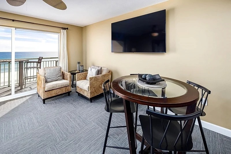 Pelican Isle 407: Take a breather in this lovely oceanfront unit!!! in Fort Walton Beach, Florida, United States — photo 3