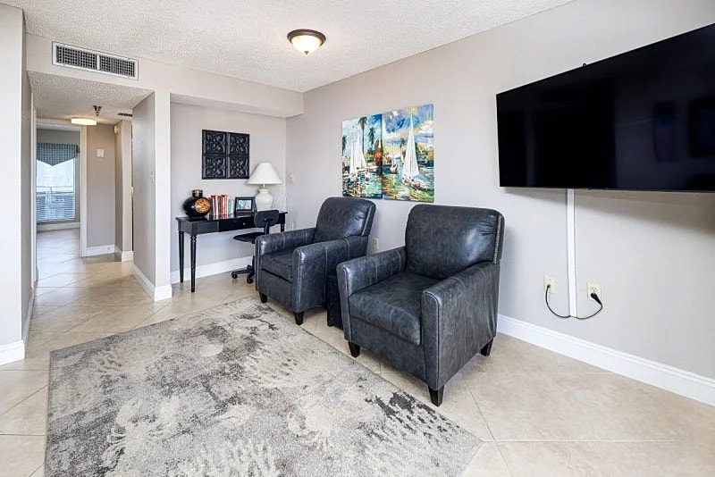 Islander 606:Islander 606:Amazing BEACH Side Condo~FREE Beach Service, Golf in Fort Walton Beach, Florida, United States — photo 4