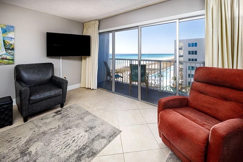 Islander 606:Islander 606:Amazing BEACH Side Condo~FREE Beach Service, Golf in Fort Walton Beach, Florida, United States — photo 3