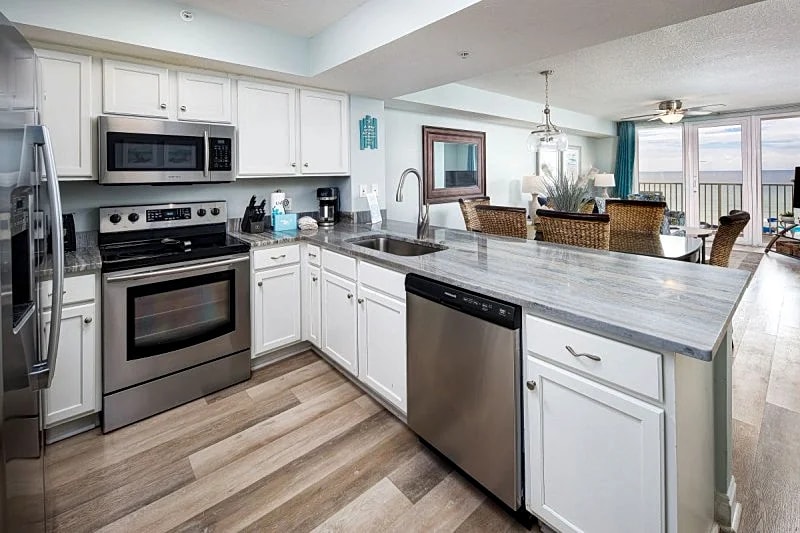 Sea Dunes 302: Beach front 3 bed/2 bath! Free beach chairs, beautiful views in Fort Walton Beach, Florida, United States — photo 5