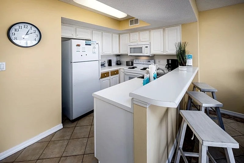 Gulf Dunes 207: Charming Condo, Wifi Cable ,Free Bch Svc in Fort Walton Beach, Florida, United States — photo 5