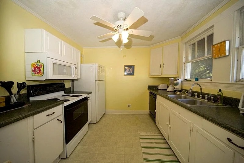 Rogers Folly Up LOW COST 2 Bedroom 1 Block from Beach and Center St. !!! in Folly Beach, South Carolina, United States — photo 3