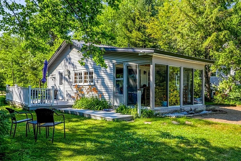 Absolutely Adorable Lake Winnipesaukee Cottage for 5