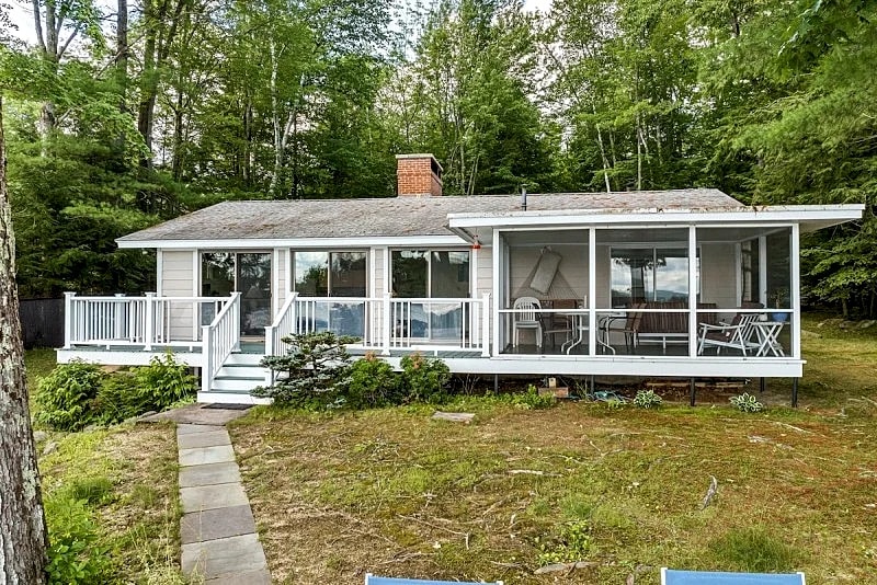 Winnipesaukee House and Guest House Sleeping 8 in Meredith, New Hampshire, United States — photo 2