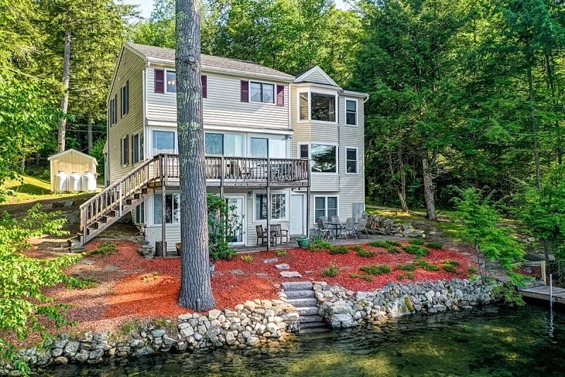 Winnipesaukee Waterfront in Meredith for 10 in Meredith, New Hampshire, United States — photo 2