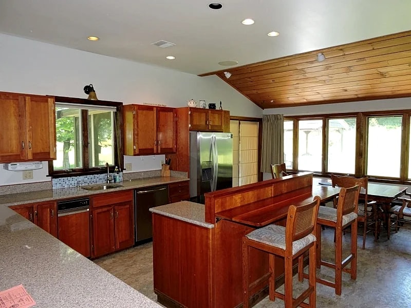 Rolling Lawns and Gorgeous Views plus Private Beach Access in Moultonborough, New Hampshire, United States — photo 5