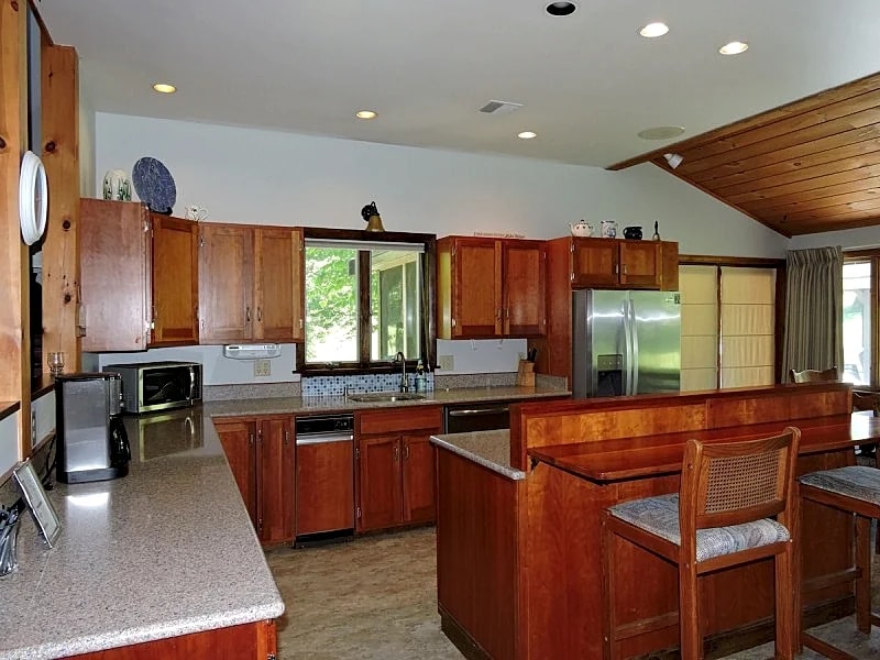 Rolling Lawns and Gorgeous Views plus Private Beach Access in Moultonborough, New Hampshire, United States — photo 4