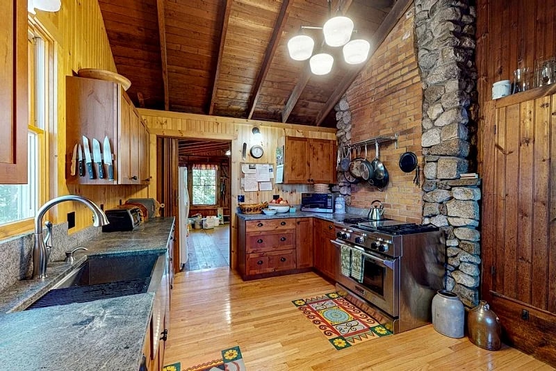 Classic Winnipesaukee Lake House on a Point with 350 ft of Shorefront in Moultonborough, New Hampshire, United States — photo 4