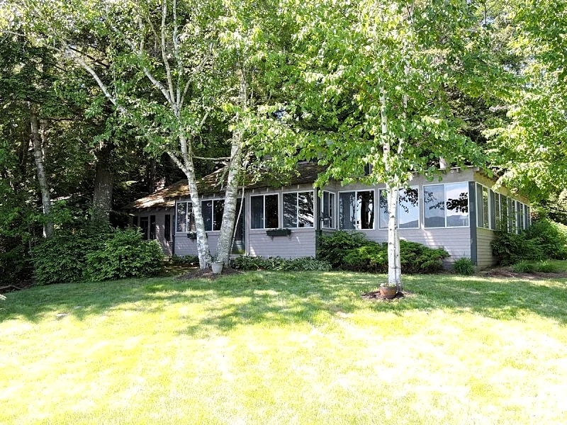 Quintessential Winnipesaukee Lake Cottage Sleeps 8 with Views and Dock in Moultonborough, New Hampshire, United States — photo 2