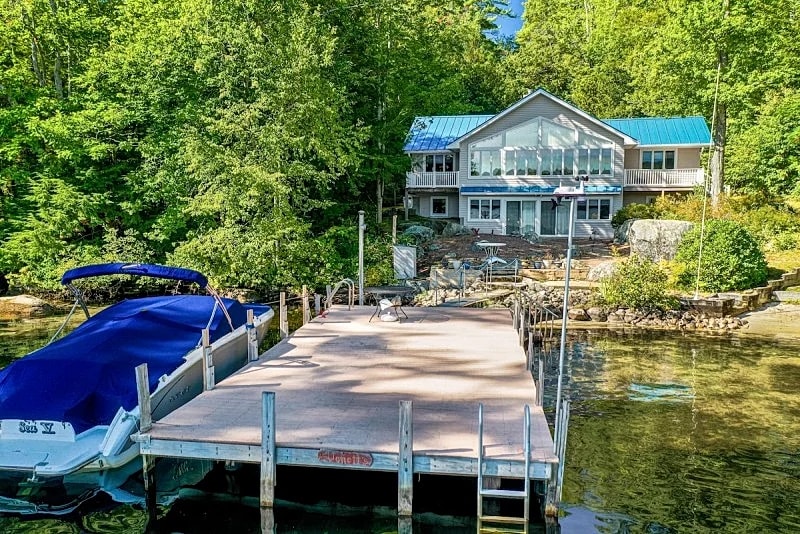 Lake Winnipesaukee Waterfront Vacation Rental in Moultonborough in Moultonborough, New Hampshire, United States — photo 3