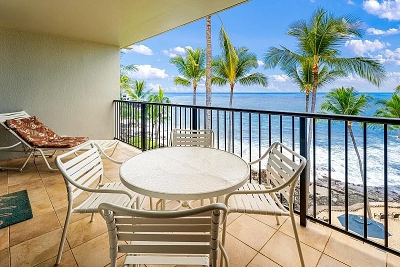 Find your Beach with Kona Beach Properties at Kona by the Sea unit 408 in North Kona, Hawaii, United States — photo 2