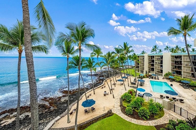 Find your Beach with Kona Beach Properties at Kona by the Sea unit 408 in North Kona, Hawaii, United States — photo 3