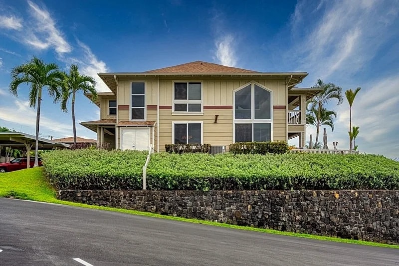 Alii Cove I-4 in Historic Kailua Village in North Kona, Hawaii, United States — photo 4