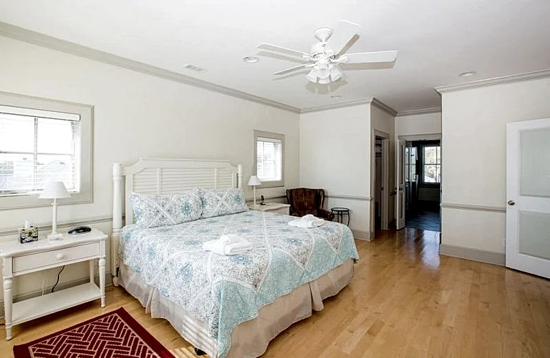 Blue Waters Beachfront 5 BR private beach access in Folly Beach, South Carolina, United States — photo 3