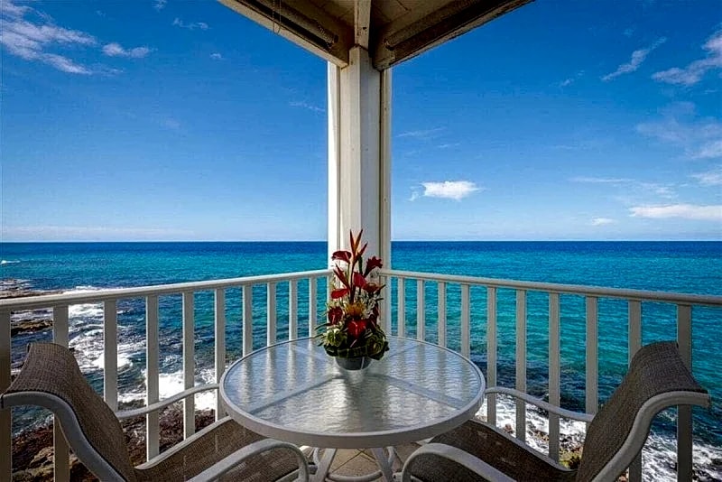 Hale Kona Kai 312 - Absolute Oceanfront Condo with wraparound lanai in North Kona, Hawaii, United States — photo 2