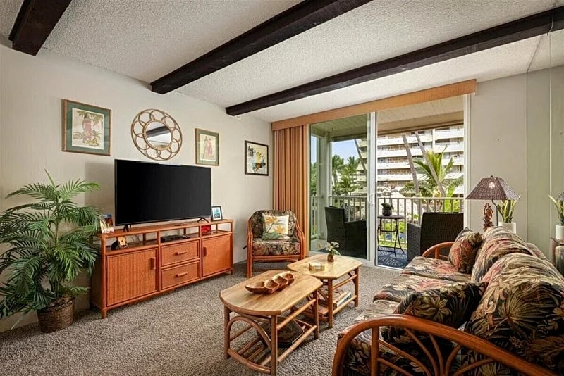 HKK 211 - Lagoon and Ocean view in North Kona, Hawaii, United States — photo 4