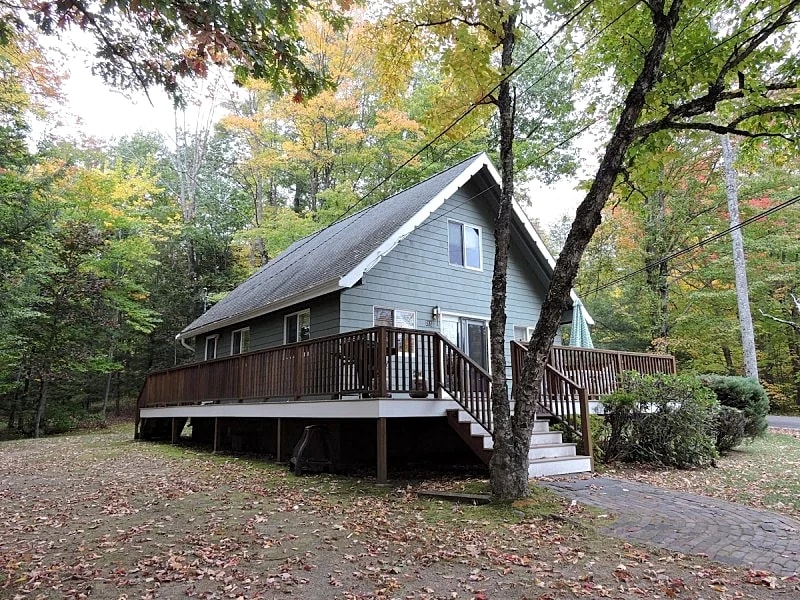 Located Directly Across The Street From The Suissevale On Winnipesaukee Beach in Moultonborough, New Hampshire, United States — photo 3