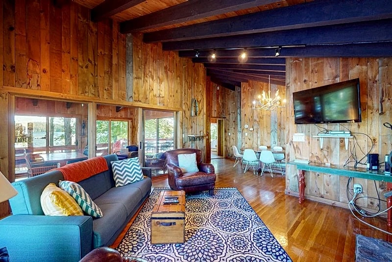Architecturally Unique Lake House on Lake Winnipesaukee in Moultonborough, New Hampshire, United States — photo 5