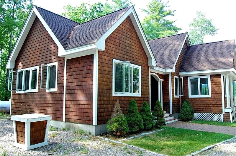 Natural cedar shakes waterfront on Lake Winnipesaukee in Moultonborough, New Hampshire, United States — photo 2