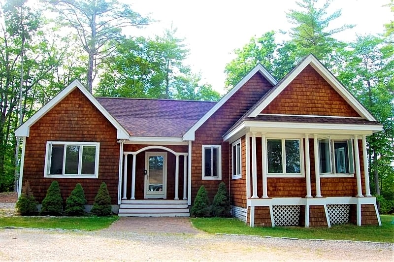 Natural cedar shakes waterfront on Lake Winnipesaukee in Moultonborough, New Hampshire, United States — photo 3
