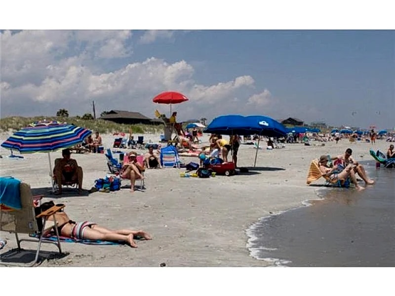 Beach or City! Have Both!!! Nice Affordable Whole Home close to Everything in Charleston, South Carolina, United States — photo 4