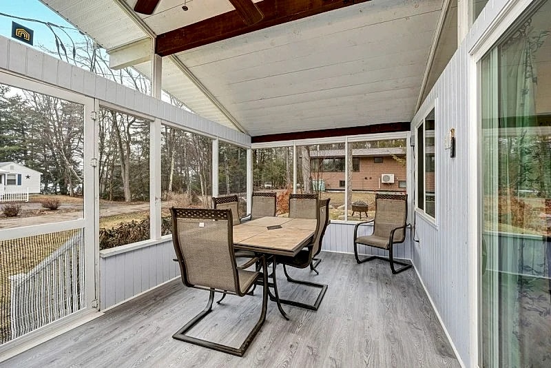 3 Bedroom Home is less than a 2 minute walk to Far Echo Harbor Beach in Moultonborough, New Hampshire, United States — photo 4