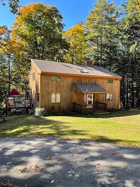 Wildwood on Lake Winnipesaukee Pet Friendly Beach Access Home Sleeping 10 in Moultonborough, New Hampshire, United States — photo 5